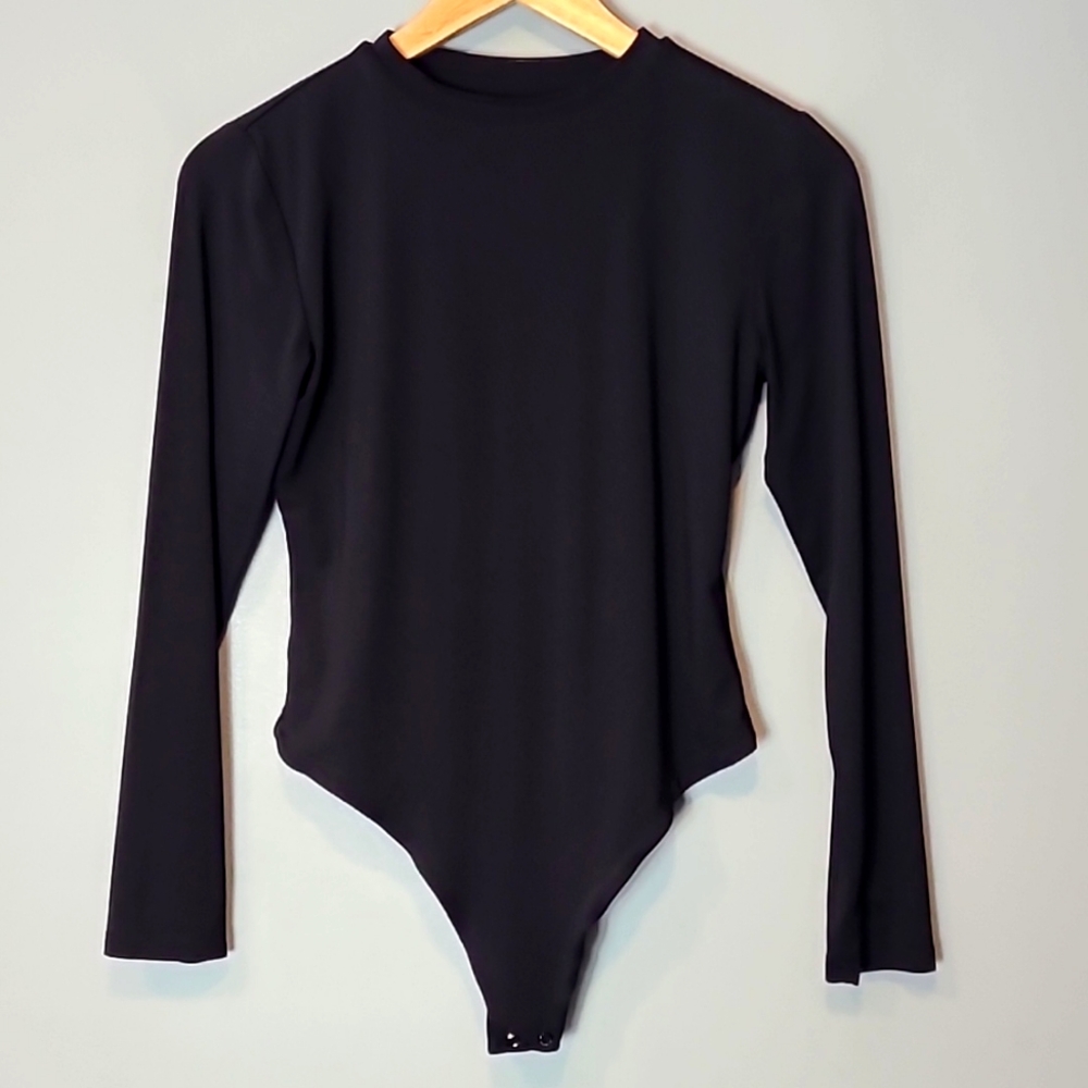 Meshki Bodysuit Black Comfy Size Medium Minimalist Fall